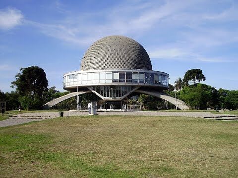 Explorando la Experiencia en el Planetario de la Ciudad