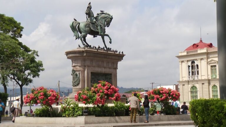 Explorando los monumentos hist&oacute;ricos de la capital