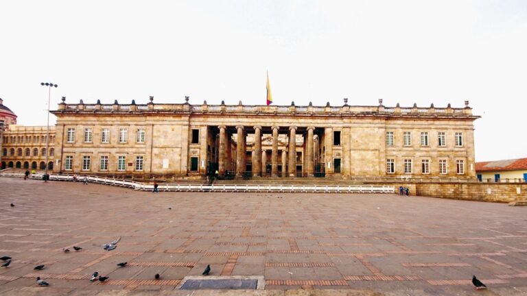Desaf&iacute;os de la educaci&oacute;n virtual en Bogot&aacute;